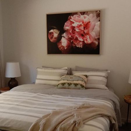 Rose & Stream Retreat Apartment Waikuku Phòng bức ảnh